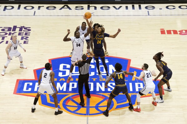 R college basketball deals
